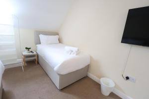 Cosy - Sleeps 9 - En-Suites - Driveway