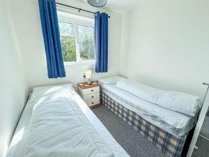 Lovely 5 Berth Chalet In The Coastal Village Of Hemsby Ref 18164B