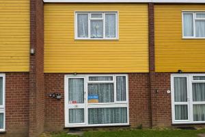 Fantastic Chalet In Hemsby Near To The Beach In Norfolk Ref 18167B