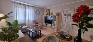 Bouganville - Apartment with Terrace & Shared Pool