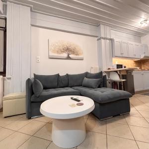 Ampolis Guest House