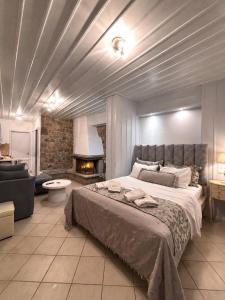 Ampolis Guest House