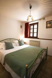 Appartement spacieux à La Roche-sur-le-Buis avec piscine privée.