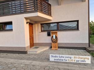 Studio Suha living