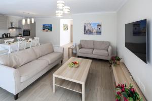 Holiday Apartment with Private Pool - SARA