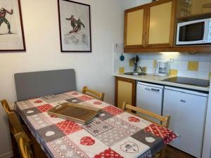 Studio fonctionnel proche pistes avec terrasse et animaux admis - FR-1-181-2227