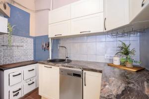 Riia mnt 5 Apartment