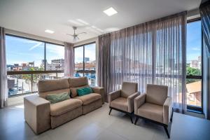 Djalma 105 - Apartamento Amplo com 3 Suítes no Centro de Bombinhas.