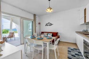 Exclusive White Residence - With Pool - Sea View