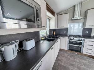 Superb 6 Berth Caravan At Broadland Sands Holiday Park In Suffolk Ref 20025Cf