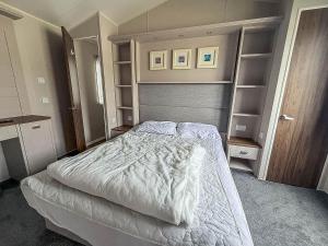 Superb 6 Berth Caravan At Broadland Sands Holiday Park In Suffolk Ref 20025Cf