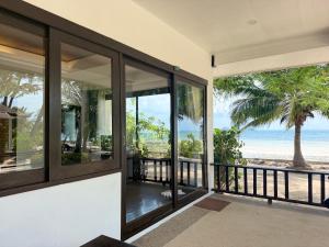 Am Samui Resort Taling Ngam