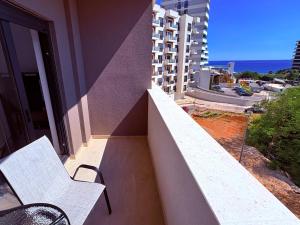 Sea View studio & Private Garage -Twin Towers