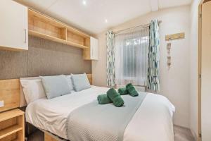Maple Brook Lodge Sea Breeze Shorefield