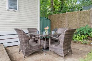 Maple Brook Lodge Sea Breeze Shorefield