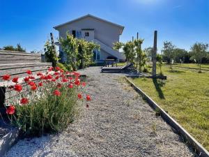 PP13 - Potenza Picena, luminoso trilocale con piscina e aria condizionata