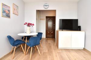 TOTU HOME Blue Velvet Gdańsk Hallera 237 Parking