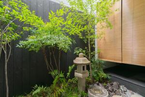 鶴Inn 岸里駅徒歩4分 天下茶屋駅徒歩7分 心斎橋 関西空港直通 贅沢な和モダン一軒家 羽軒居
