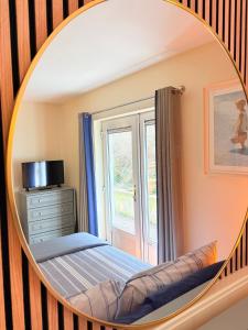 Maureens Two Bedroom Apartment F28 VY13