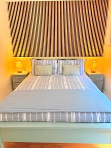 Maureens Two Bedroom Apartment F28 VY13