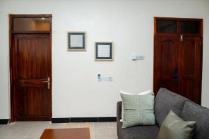 Molli Greystone Home - 2BR Cozy Retreat with Tarmac Road Access