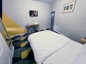 Dream Hotel