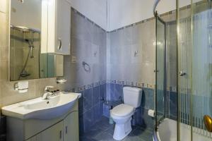 Adonis Rooms