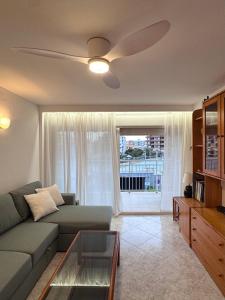 Amplio apartamento junto a la playa