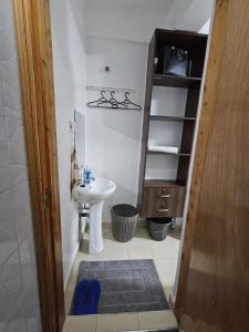 Selah Cozy Studio with Roof Top, 5G Wifi, Netflix, Close to CBD