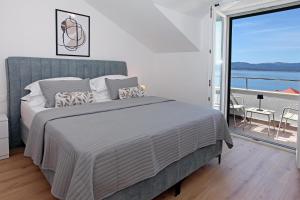 PORTO VISTA Holiday Home with pool - Bol Center