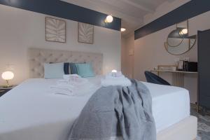 Lake Como 2 min - Suites near the Station - Wifi and AC