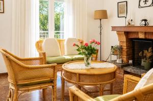 Nafsika Family House - Sea View Getaway in Corfu
