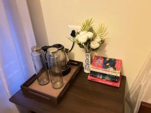 2 BHK Vintage Kolkata Apartment With Free Breakfast