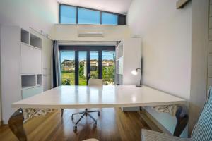 Crethion A Private Cretan Sanctuary , Pool, Jacuzzi, Gym & Entertainment