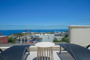Villa Crethion Private Pool, 2 Jacuzzis, Gym & Games Room