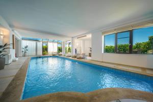 Villa Crethion Private Pool, 2 Jacuzzis, Gym & Games Room