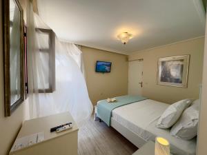 Theasis Athens