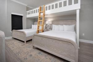 Phoenix Gulf Towers 1607
