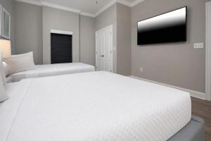 Phoenix Gulf Towers 1607