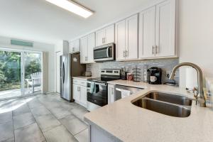 Walk to Ocean! Fernandina Beach 3-Unit Getaway