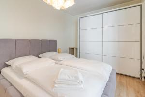 Chopina Stylish Apartment by BookingHost
