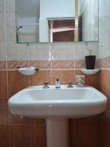 Departamento completo cerca de todo seguridad 24 horas