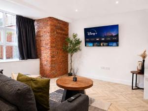 Sleeps 6 - 2BR Stay - Free Parking - Manchester