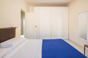 Crescent Luxury Retreat - Seafront Apartment Scala M