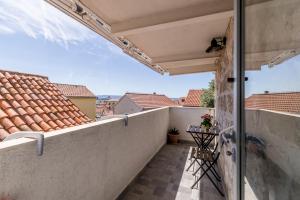 Split Central City Apartment