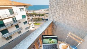 Tramontana A stones throw from the shoreline!