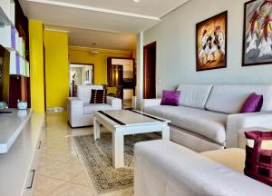 Design Sea View Apartment