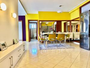 Design Sea View Apartment