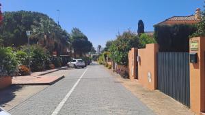 Pareado en la Playa del Ancla, urbanización privada - Terrazas de Urbis