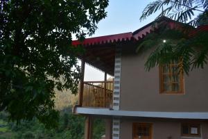 The Peach Hillside, Kainchi Dham